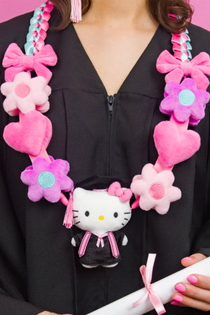 Hello Kitty 21-Inch Graduation Plush Lei with 4-Inch Collectible Plush